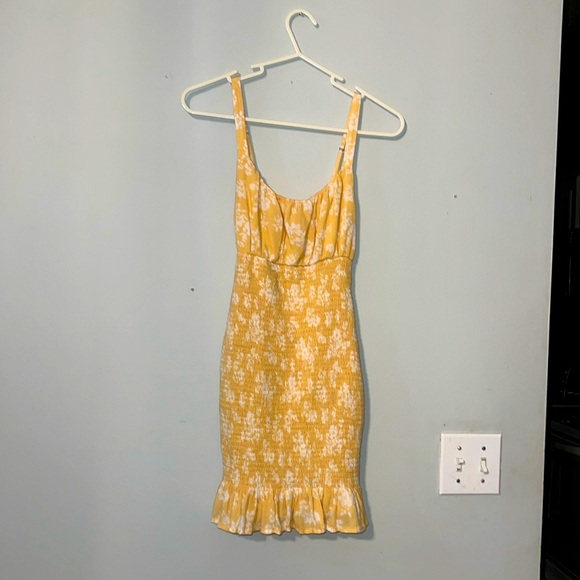 Yellow sundress - Picture 1 of 2